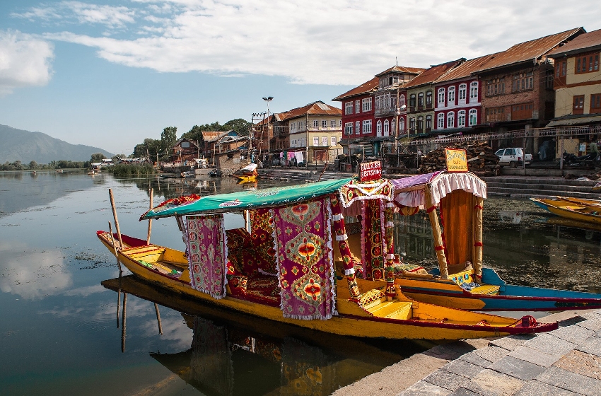 Srinagar Tour Taxi