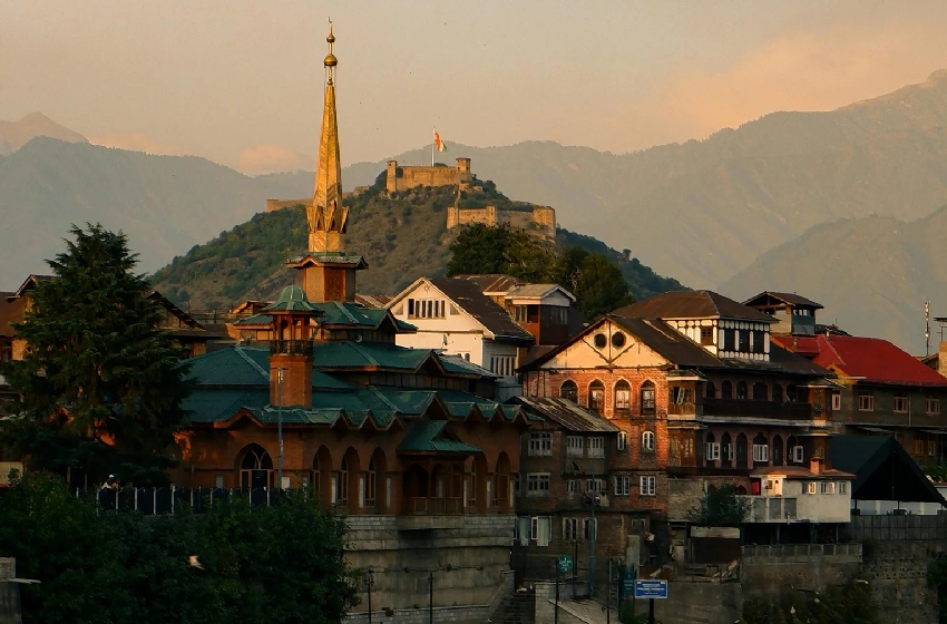 Chandigarh to Srinagar Tour | Dal Lake, Mughal Gardens & More