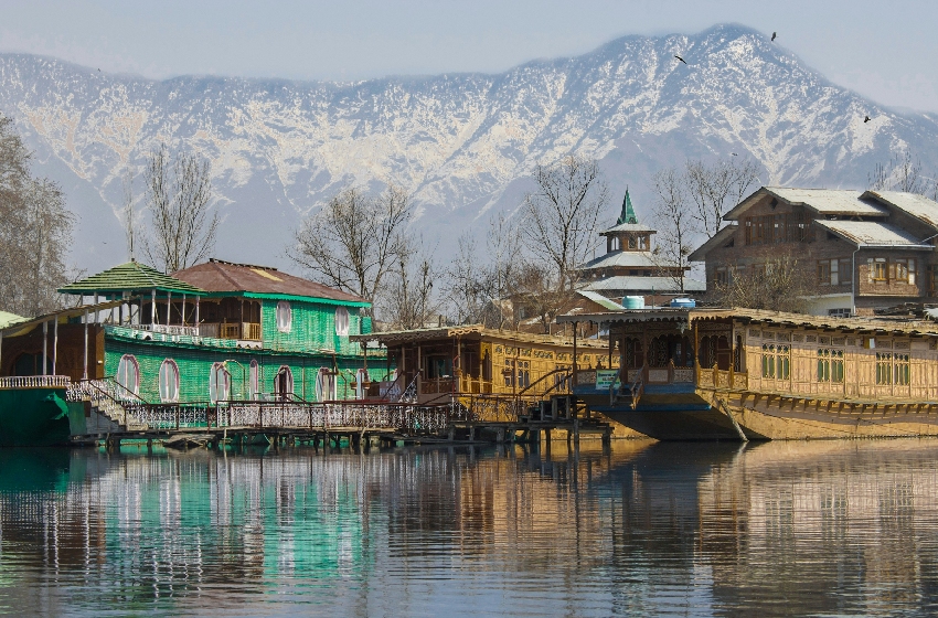 Srinagar to Sonmarg, Pahalgam & Gulmarg Tour From Chandigarh